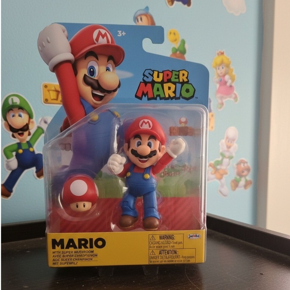 Jakks Pacific Super Mario 4 Inch Action Figure with Super Mushroom Accessory
